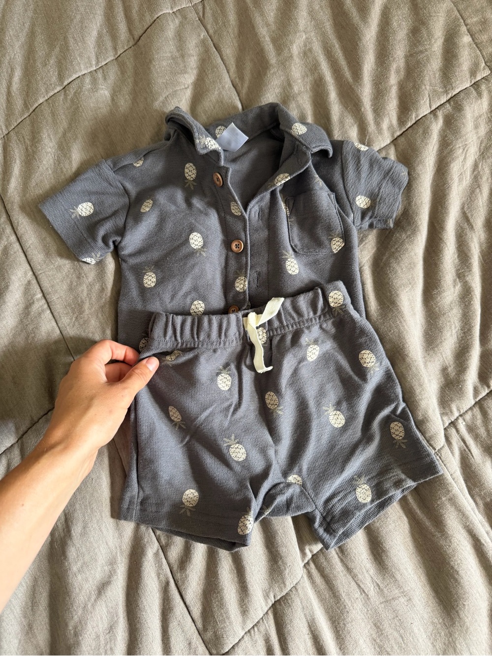 CARTERS PINEAPPLE SET